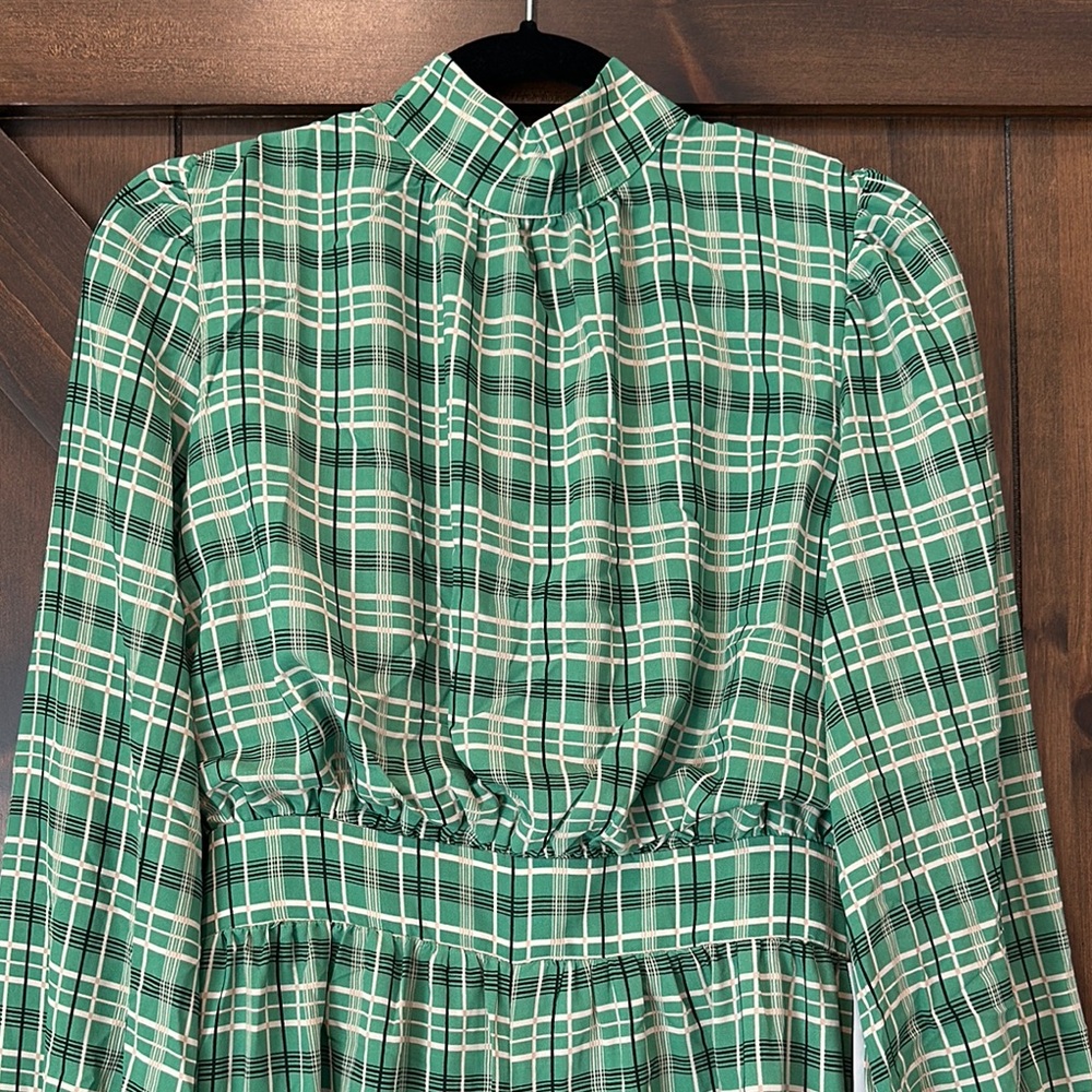 Gorgeous lined Lumiere Green and White Long Sleeve Jumpsuit - Christmas holiday - Picture 5 of 10